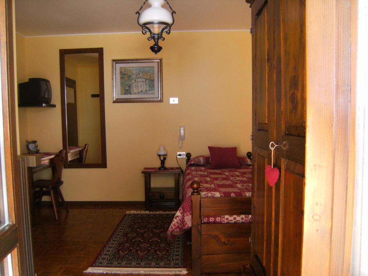 Albergo Thurwieser Santa Caterina Valfurva Szoba fotó